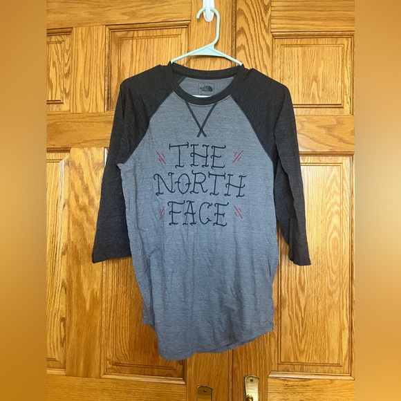 The North Face - Gray and Black Raglan Classic Fit Shirt - Picture 1 of 3